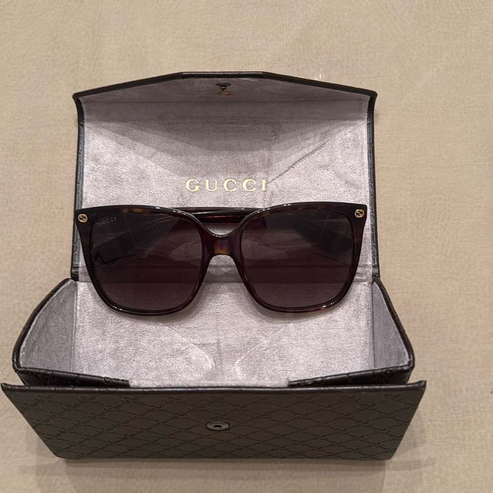 ++Gucci Women’s sunglassess++
